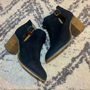 ALDO Women’s Black Leather Ankle Boots Booties